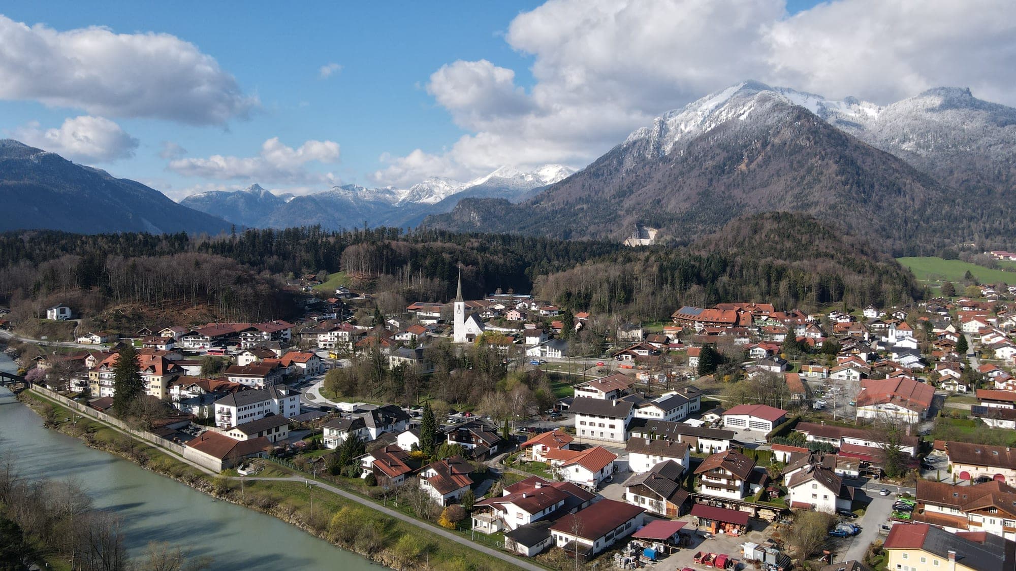 Ortsmotiv Marquartstein: charakteristische Bebauung bzw. Landschaft der Region